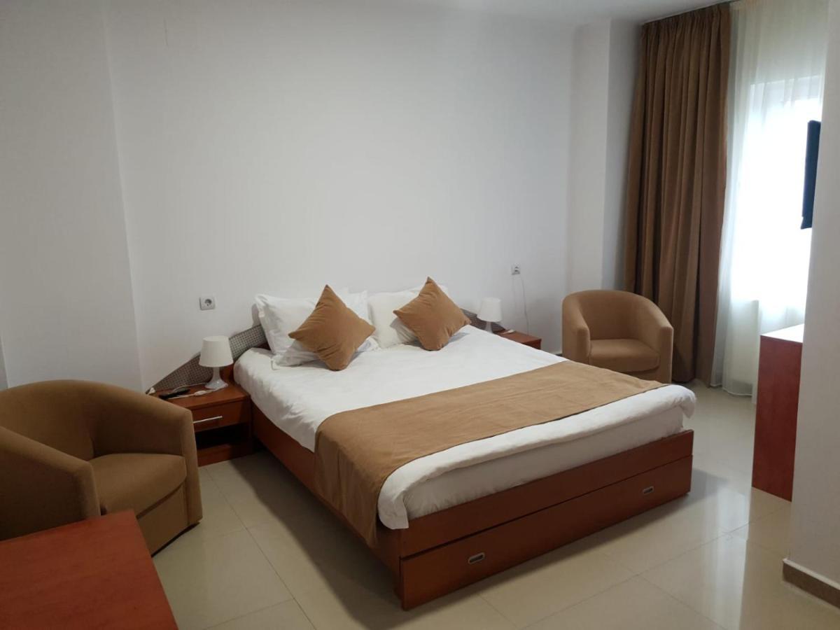Hotel Top Central บูคาเรสต์ ภายนอก รูปภาพ