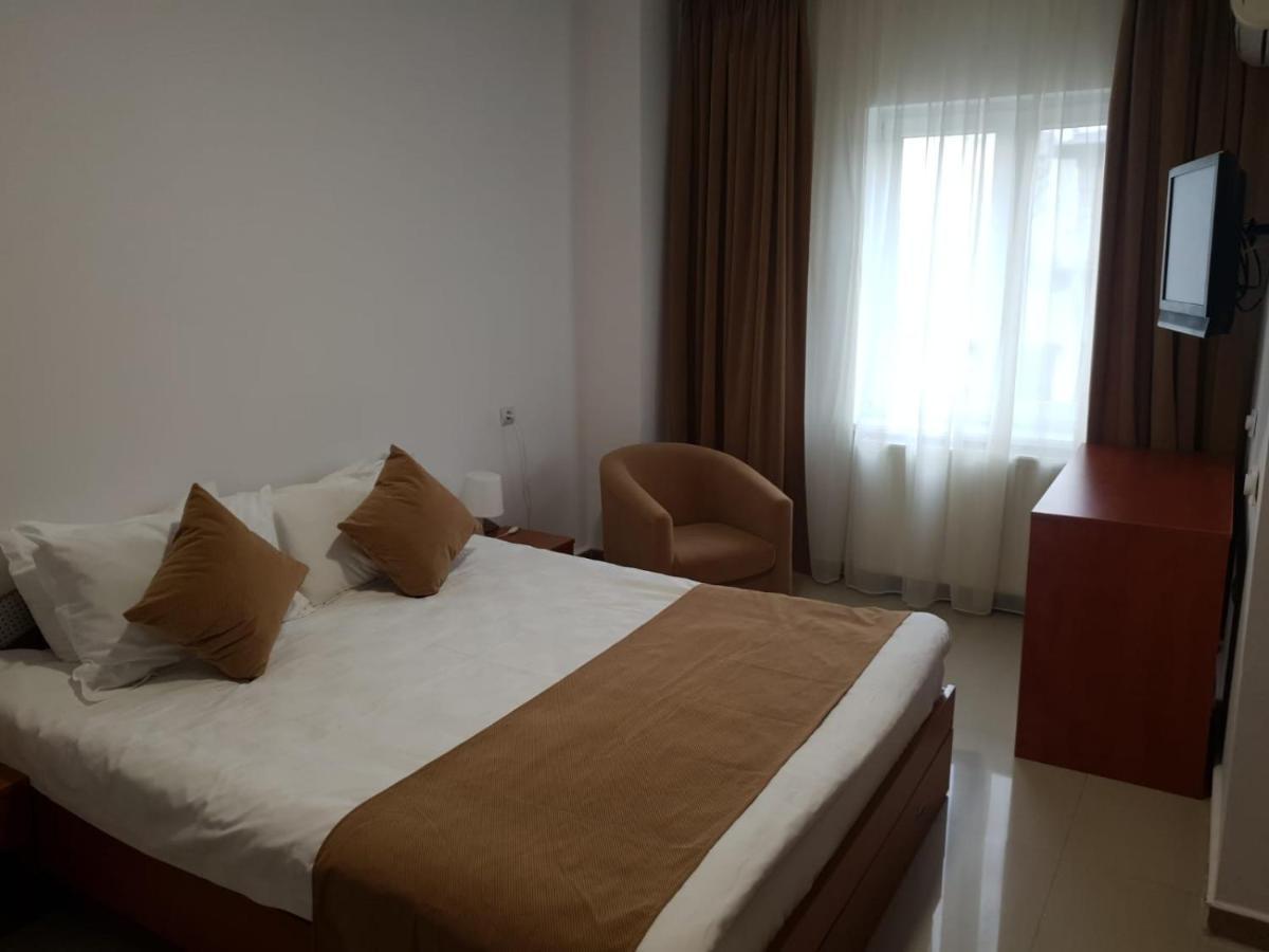 Hotel Top Central บูคาเรสต์ ภายนอก รูปภาพ
